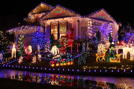 Transform Your Home With Professional Residential Christmas Lighting Thumbnail